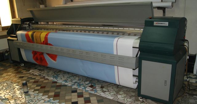 Широкоформатный принтер Infiniti, ширина печати - более 3.2 м