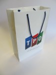 Пакет бумажный "вертикальный" полноцветная офсетная полиграфия для телеканала "ТРО"